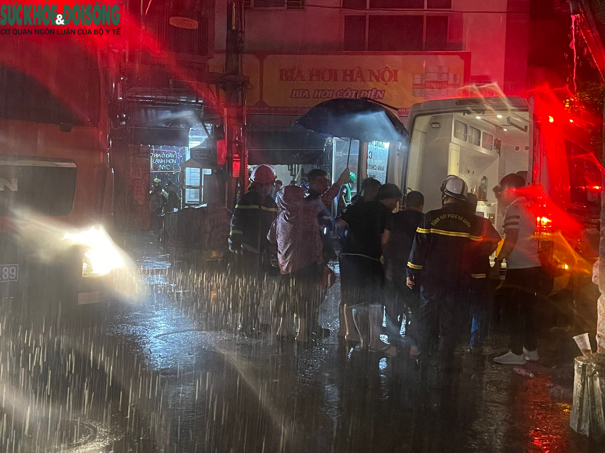 Hà Nội: Cháy chung cư mini trong đêm, nhiều người tử vong