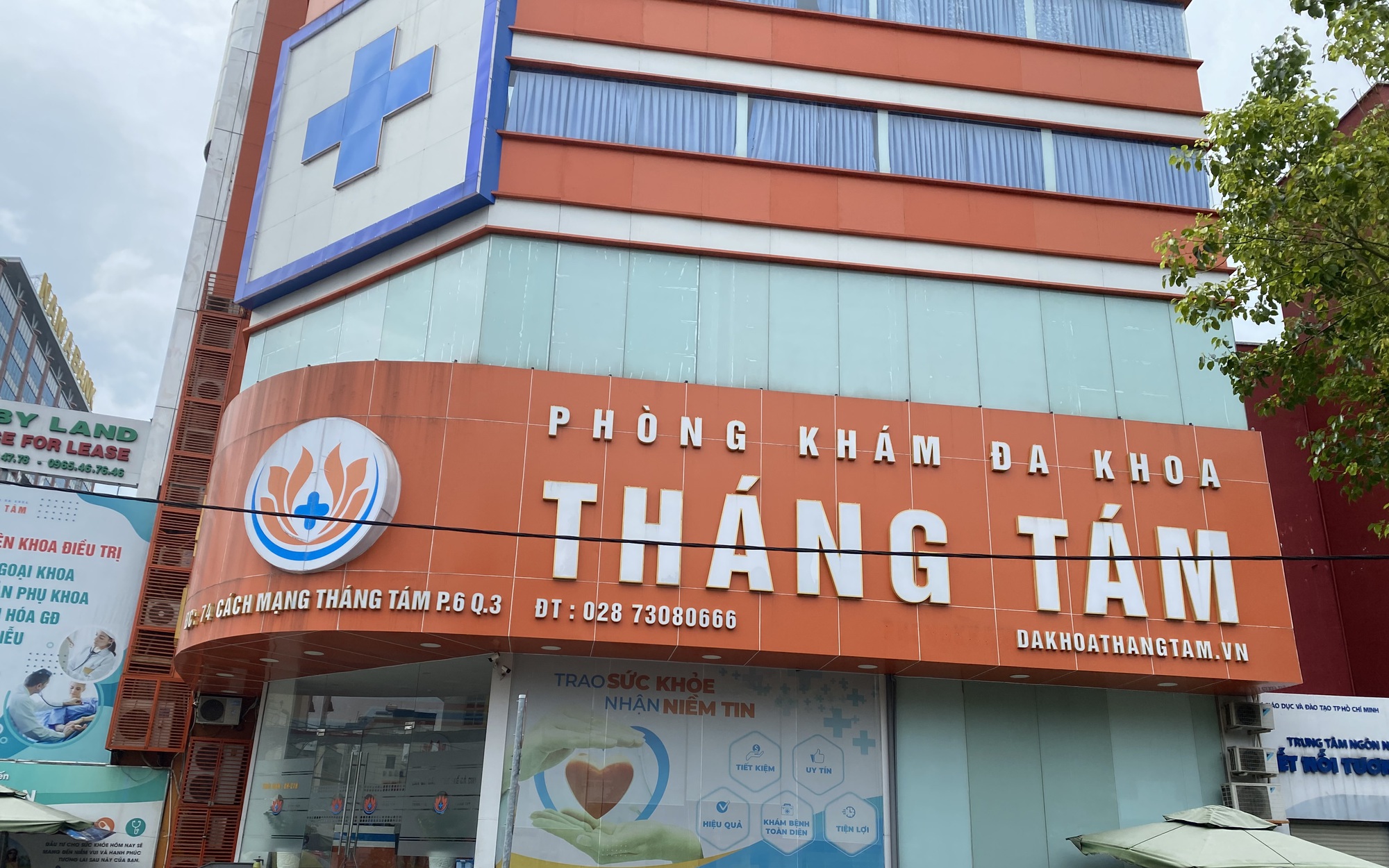 Phòng khám Đa khoa Tháng Tám chưa đến 10 tháng bị phạt  2 lần