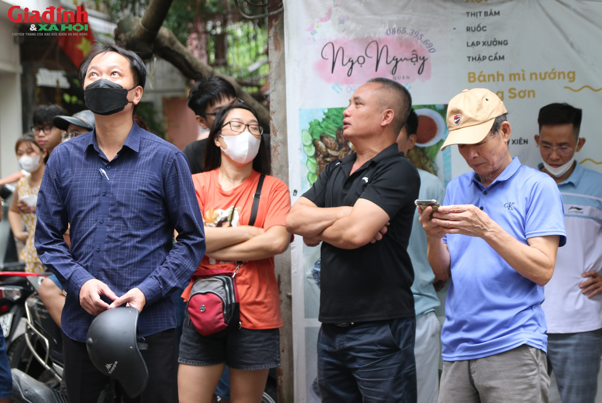 Vụ cháy chung cư mini ở Hà Nội: Người dân kể lại phút giây căn nhà bốc cháy, muốn cứu người nhưng bất thành - Ảnh 5.