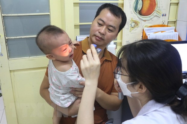 Thời tiết giao mùa, gia tăng nhiều dịch bệnh tại tỉnh Nghệ An - Ảnh 1.
