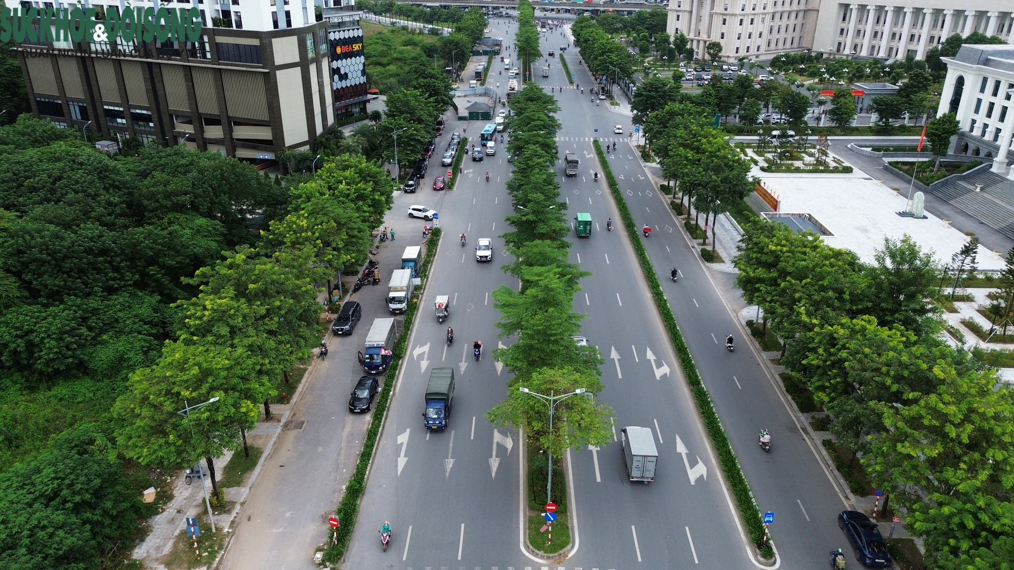 Ngang nhiên dựng bến bãi, lập điểm trung chuyển hàng hóa trên đại lộ nghìn tỷ - Ảnh 5.