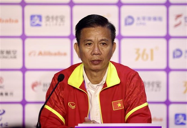 HLV Hoàng Anh Tuấn: Olympic Việt Nam thua do thiếu tập trung - Ảnh 1.