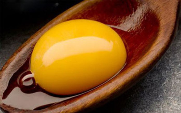 Ăn trứng có làm tăng cholesterol hay không?
