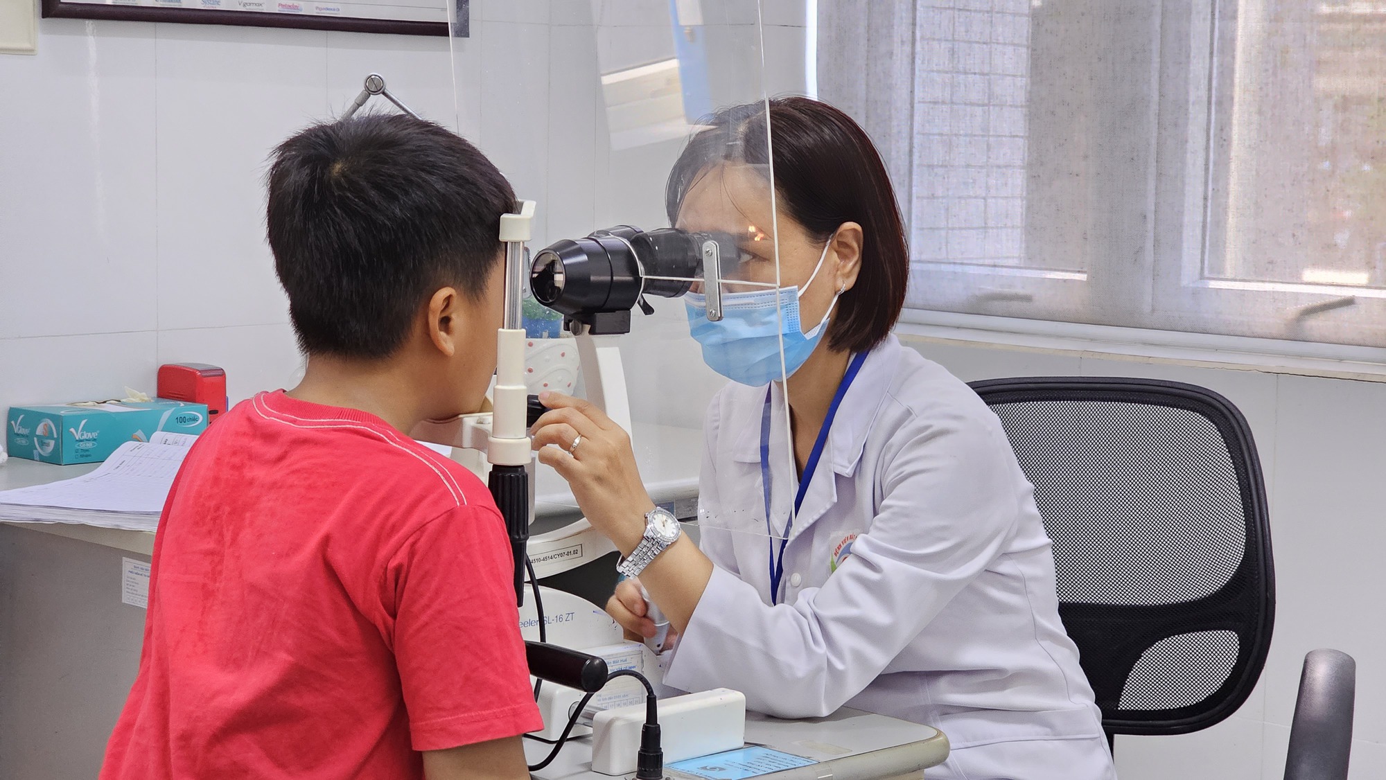 Thừa Thiên Huế có hơn 16.000 ca đau mắt đỏ, bác sĩ khuyến cáo phòng ngừa - Ảnh 2.
