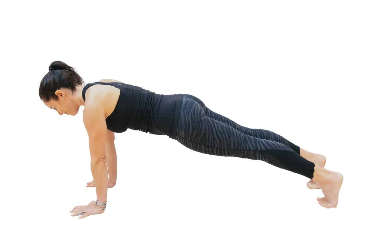 9 tư thế Yoga giúp bạn nhanh chóng giảm cân - Ảnh 2.