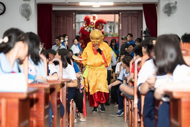 Dàn Hoa hậu mang Trung Thu hạnh phúc đến với trẻ em khó khăn - Ảnh 2.