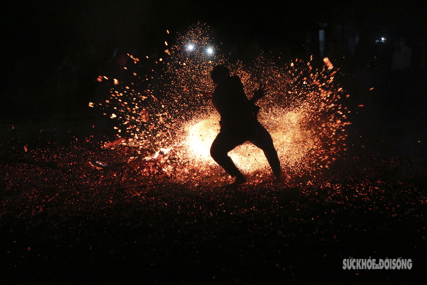 Lễ nhảy lửa Pà Thẻn lần thứ 2 được công nhận Di sản văn hóa phi vật thể Quốc gia - Ảnh 6.