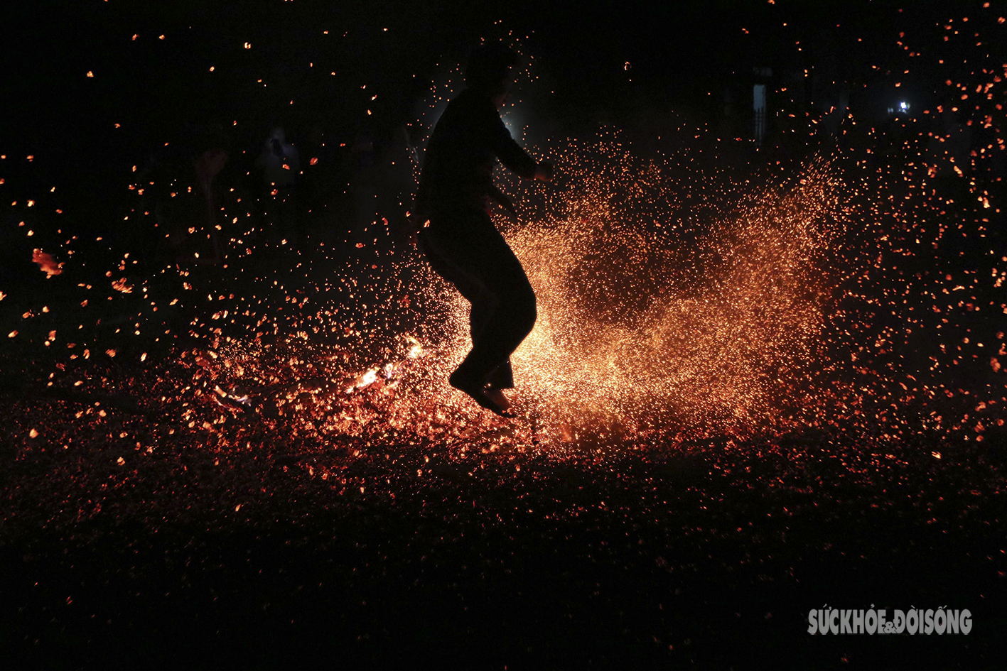 Lễ nhảy lửa Pà Thẻn lần thứ 2 được công nhận Di sản văn hóa phi vật thể Quốc gia - Ảnh 8.