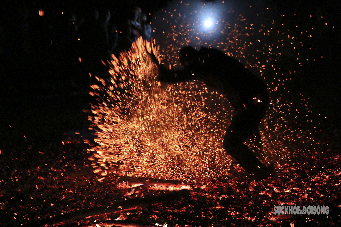 Lễ nhảy lửa Pà Thẻn lần thứ 2 được công nhận Di sản văn hóa phi vật thể Quốc gia - Ảnh 10.