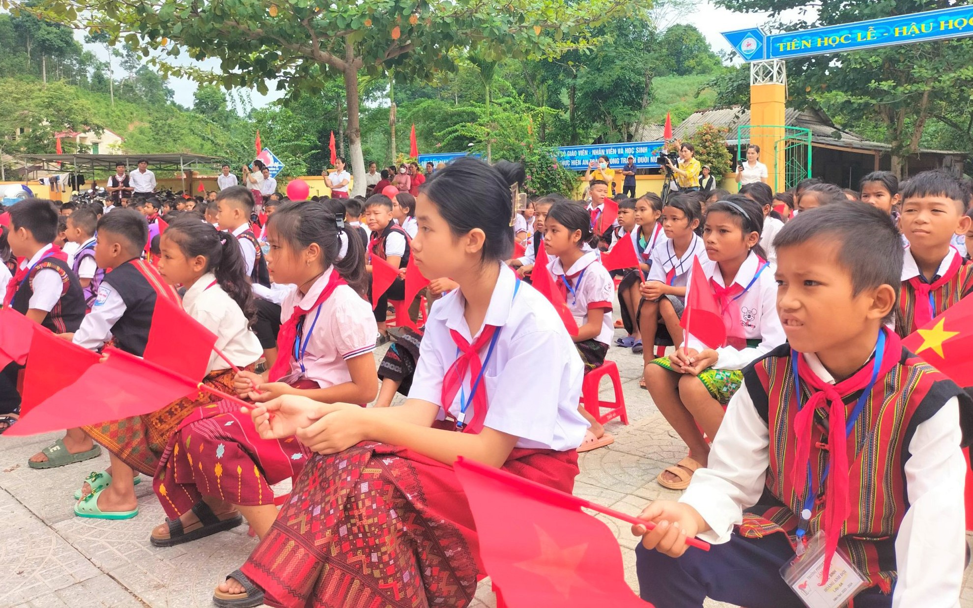 Học sinh vùng khó khăn của Quảng Bình được miễn học phí