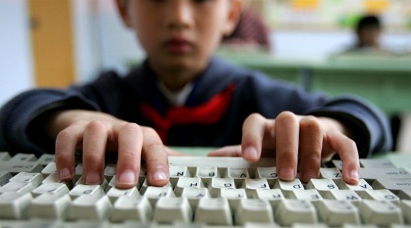 Trang bị cho trẻ kỹ năng số để tránh rủi ro khi sử dụng internet - Ảnh 2.