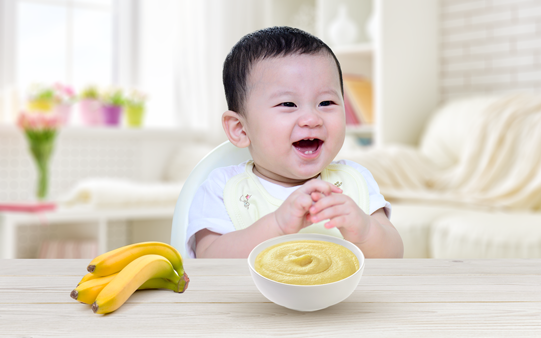 Cho trẻ dùng bột ăn dặm lúc 4 tháng tuổi để làm quen có thể gây hại đến hệ tiêu hóa