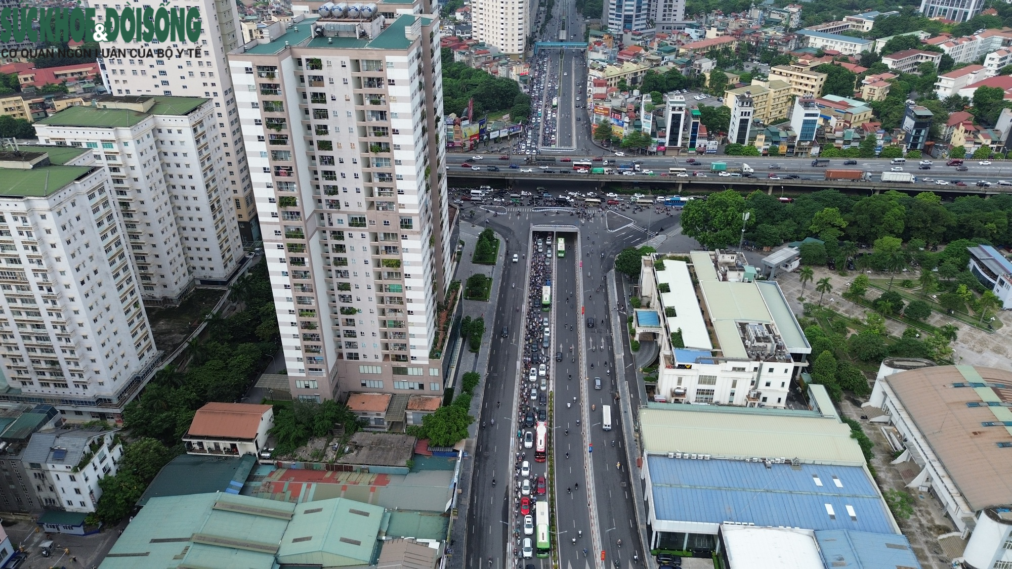 Hà Nội: Lại gặp cảnh &quot;tắc đường, kẹt xe&quot; trong ngày đầu đi làm sau kỳ nghỉ lễ 2/9 - Ảnh 5.