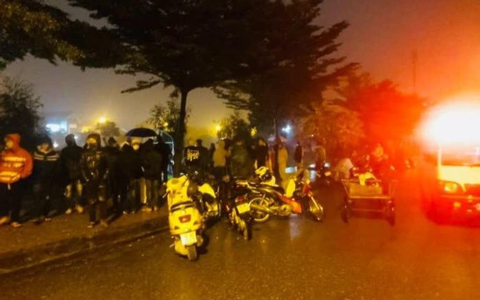 Triệu tập nhóm học sinh liên quan vụ nam sinh lớp 12 tử vong dưới hồ