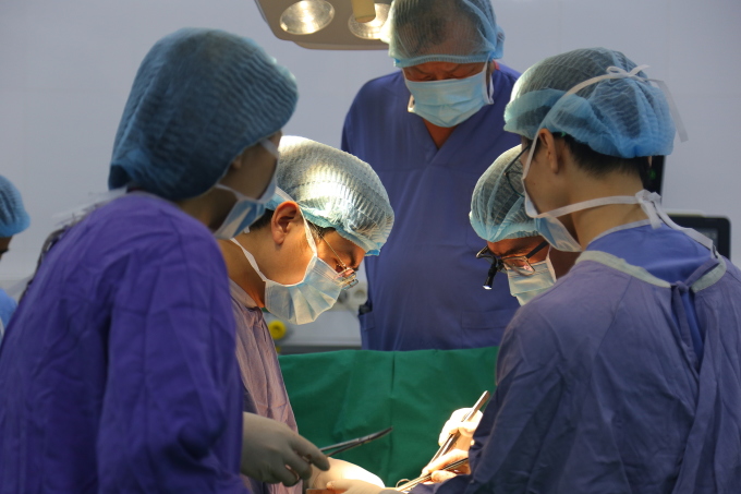 Bộ trưởng Đào Hồng Lan gửi thư khen ca ghép đa tạng trong 24 giờ hồi sinh sự sống 8 người- Ảnh 2.
