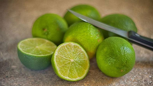 Home-Remedies-for-Fatty-Liver-Lemon