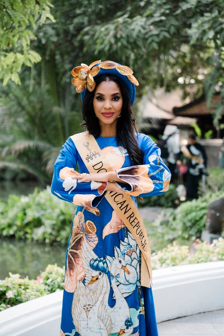 80 thí sinh Miss Global 2023 diện áo dài, trải nghiệm văn hóa Việt Nam- Ảnh 7.