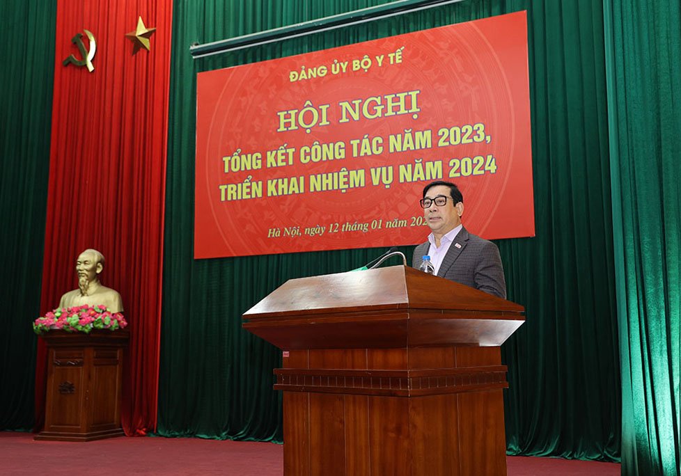 Đảng ủy Bộ Y tế tổng kết công tác Đảng năm 2023, triển khai nhiệm vụ năm 2024
- Ảnh 8.