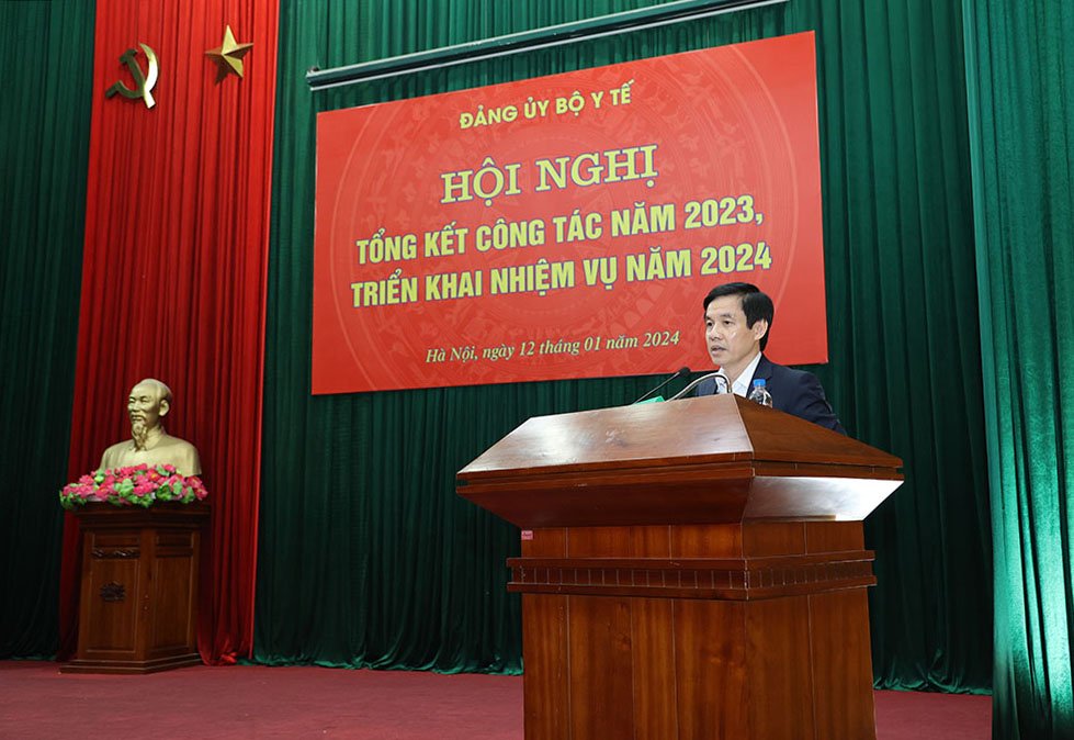 Đảng ủy Bộ Y tế tổng kết công tác Đảng năm 2023, triển khai nhiệm vụ năm 2024
- Ảnh 2.