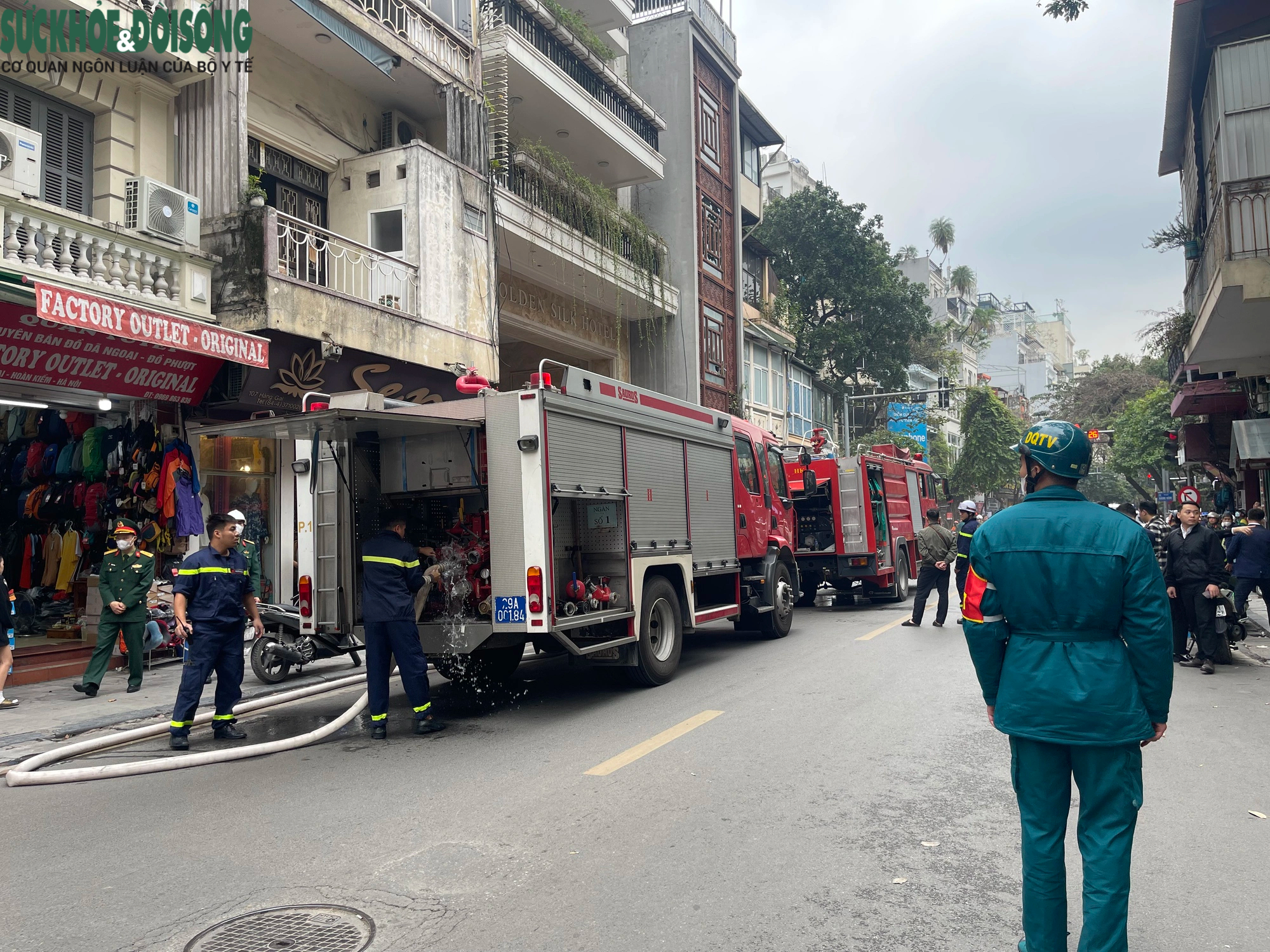 Cháy tại nhà 5 tầng trên phố Hàng Gai, Hà Nội- Ảnh 1.
