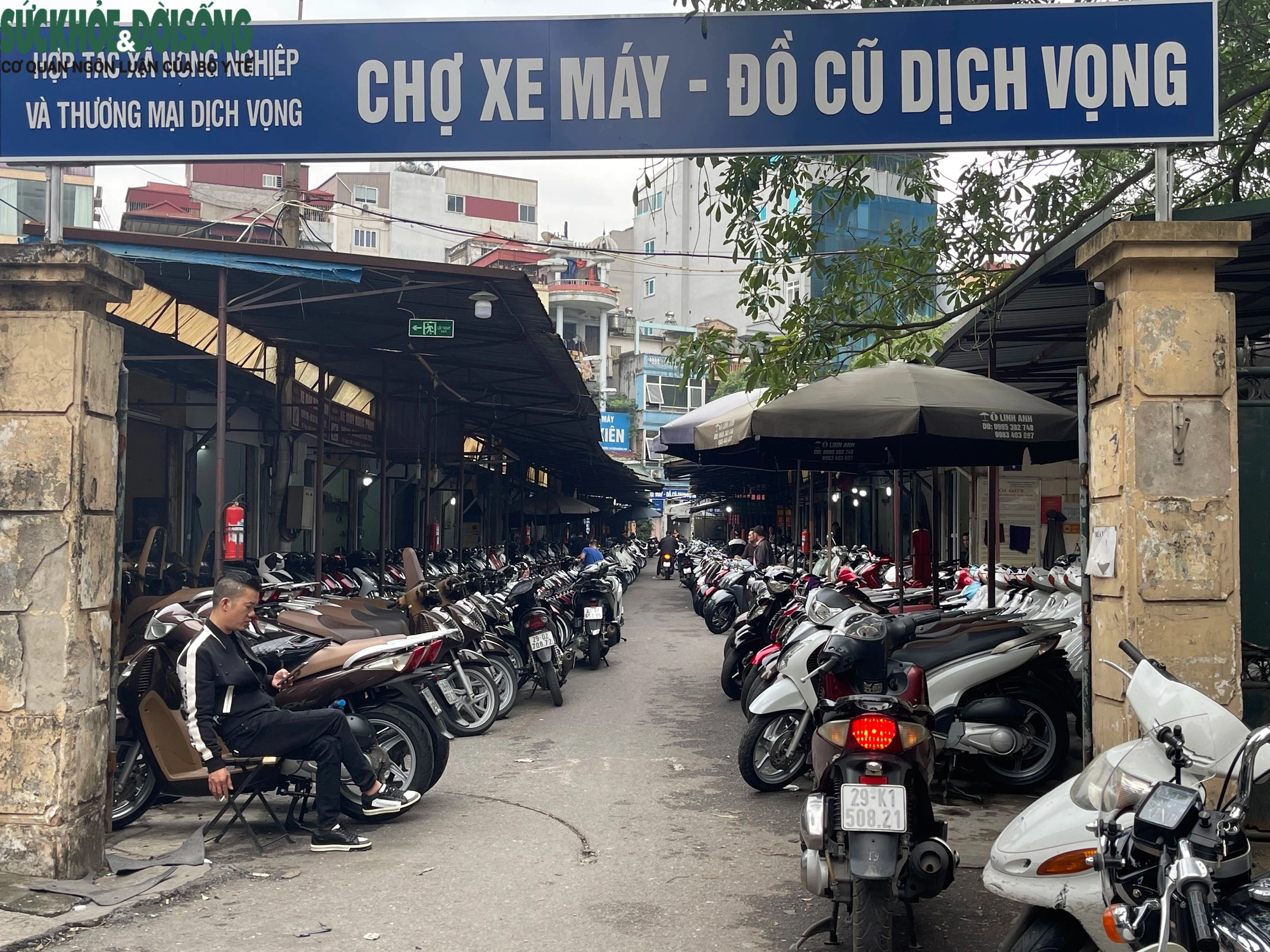Vắng lặng ở chợ xe máy cũ chùa Hà dịp cuối năm- Ảnh 1.