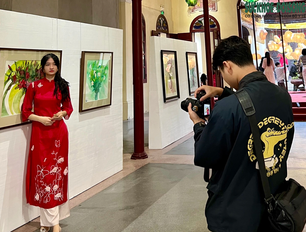 'Đánh thức tinh thần Việt' qua triển lãm nghệ thuật Tết tại Hà Nội- Ảnh 8.