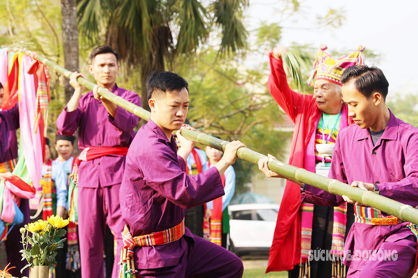 'Lễ lên nêu' của người Mường đón điều tốt lành trong năm mới- Ảnh 5.