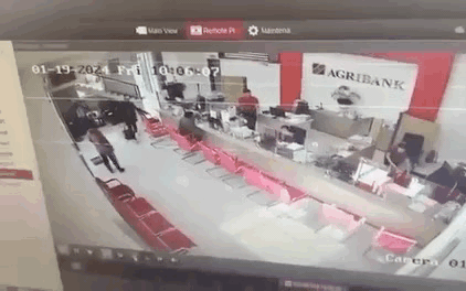 Video cận cảnh vụ cướp ngân hàng ở Quảng Nam