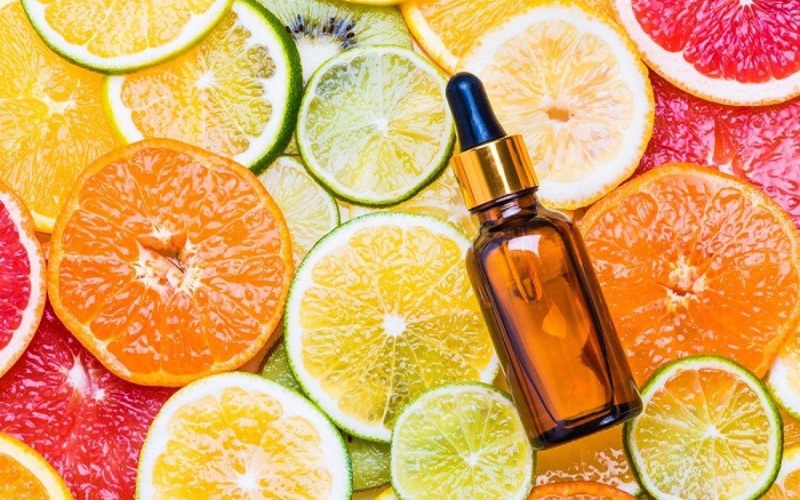 Cách dùng serum vitamin C trẻ hóa làn da