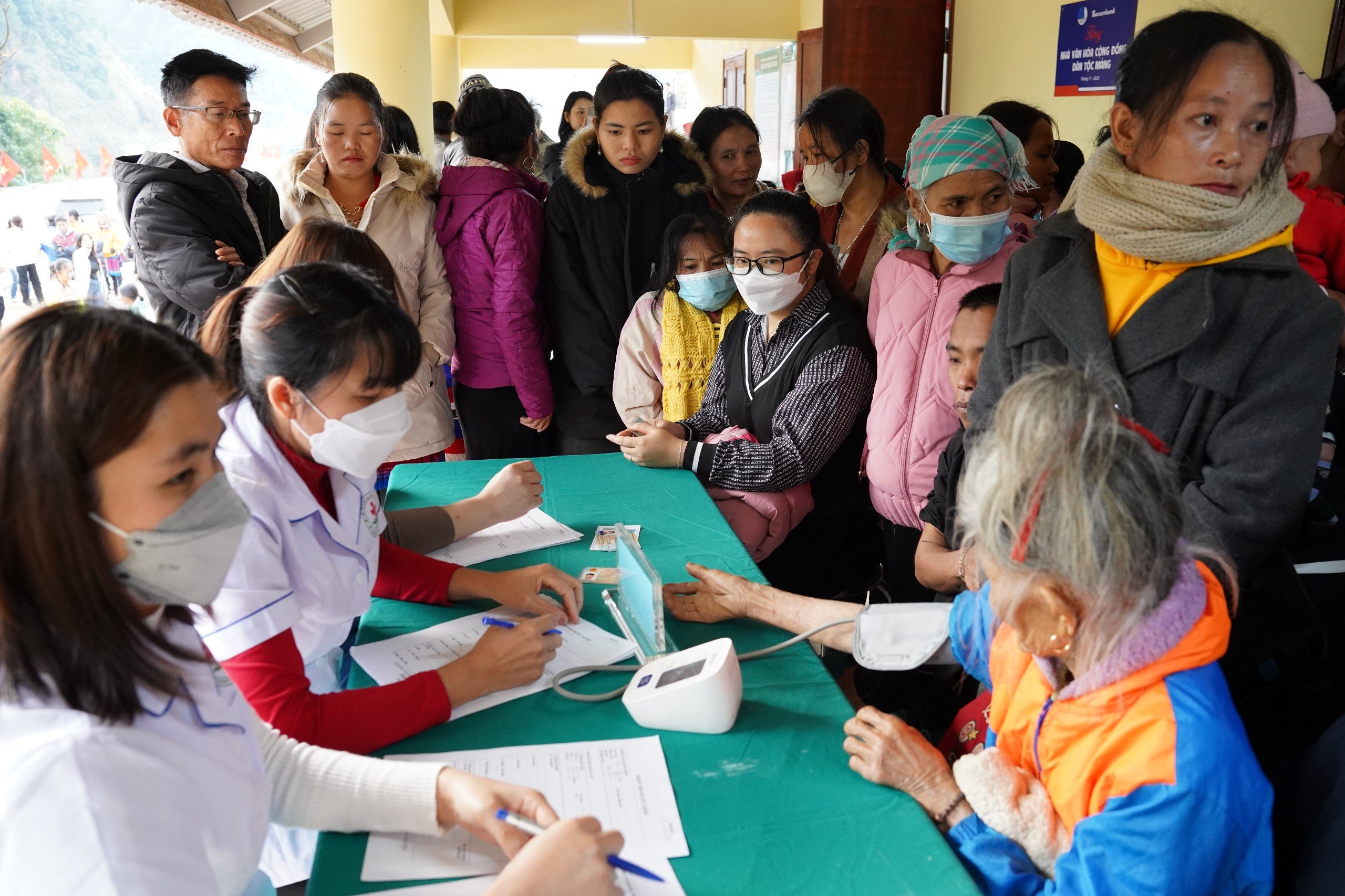 ‘Tết ấm vùng cao’ của Báo Sức khỏe và Đời sống chở những yêu thương đến với 1000 hộ dân vùng cao huyện Nậm Nhùn, Lai Châu- Ảnh 9.