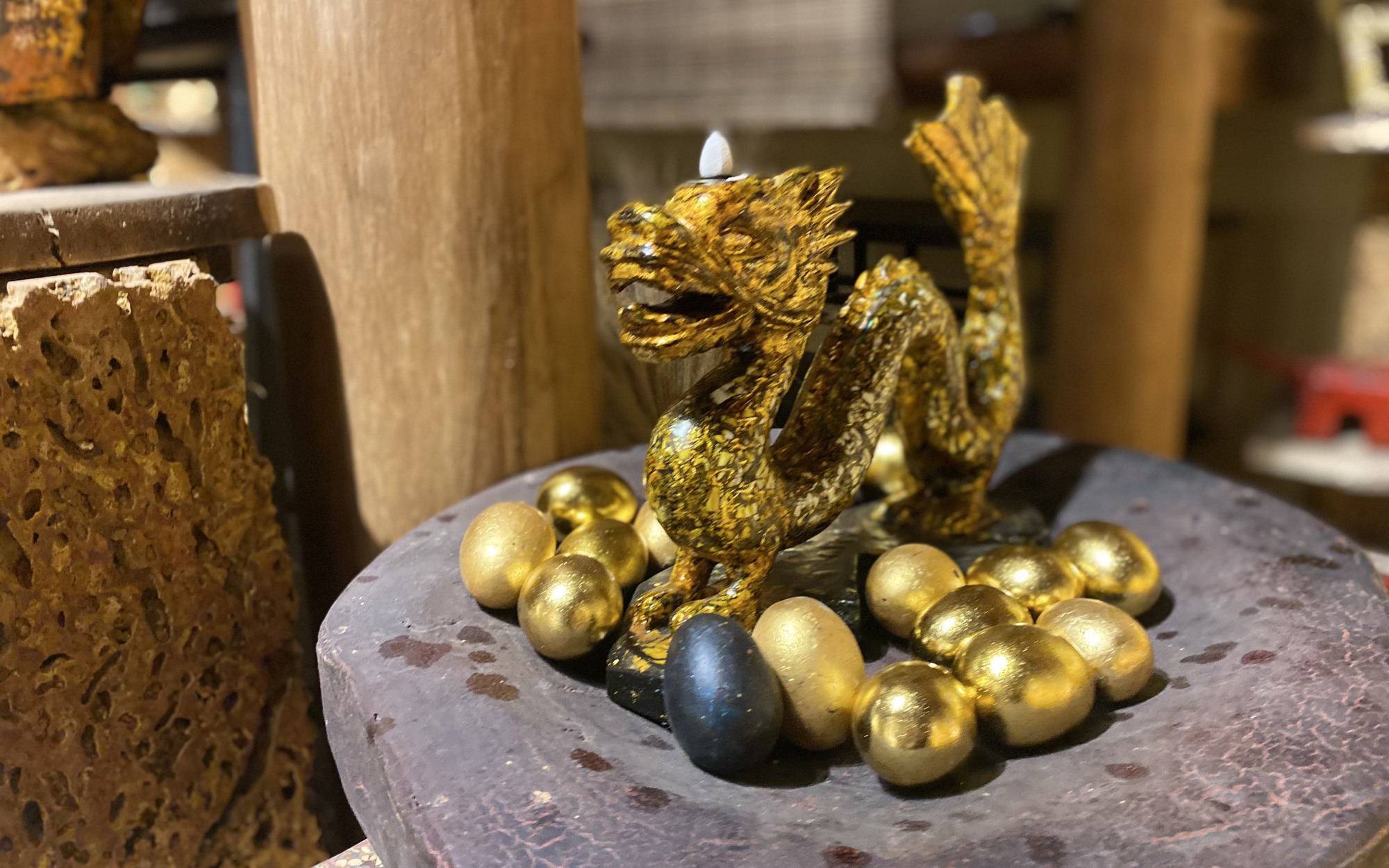 Độc đáo 1.000 tác phẩm rồng độc bản điêu khắc, dát vàng đón Tết