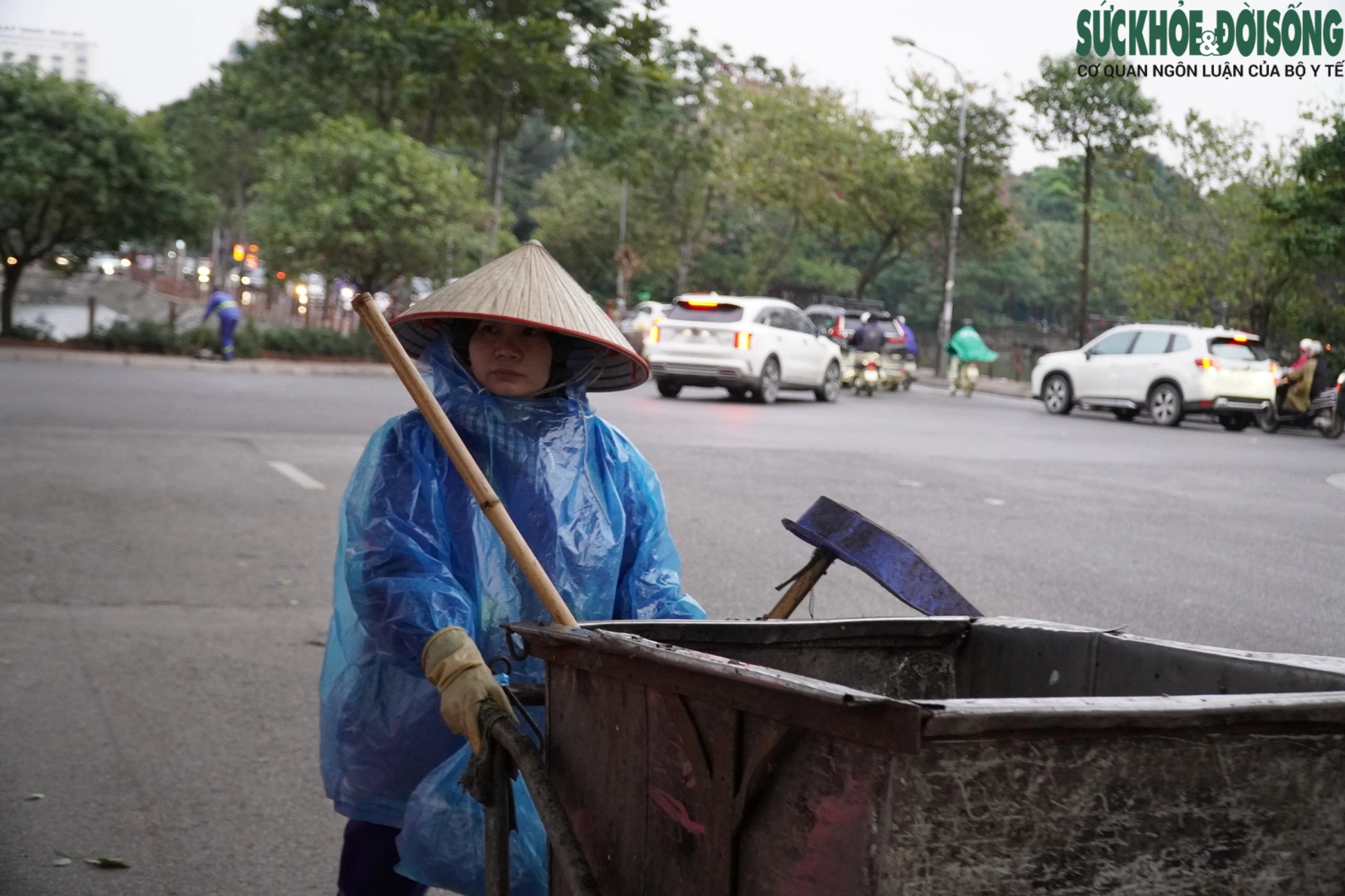 Người Hà Nội co ro trong ngày lạnh nhất mùa đông- Ảnh 9.