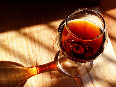 Uống rượu điều độ giảm nguy cơ mắc hen suyễn
