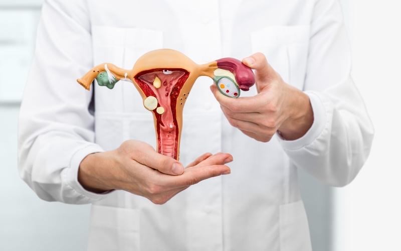 Phẫu thuật ca polyp buồng tử cung sa hẳn ra ngoài, mất máu nghiêm trọng: Bác sĩ cảnh báo không chủ quan với căn bệnh này!
- Ảnh 2.