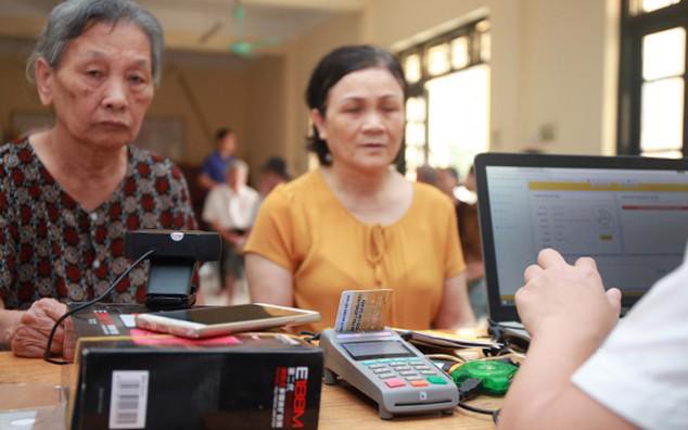 Hà Nội: 100% người dân hưởng trợ cấp sắp được chi trả qua tài khoản ngân hàng