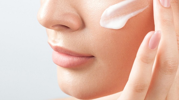 Bộ Y tế yêu cầu thu hồi, tiêu huỷ sản phẩm sữa dưỡng da kích trắng trên toàn quốc- Ảnh 1.