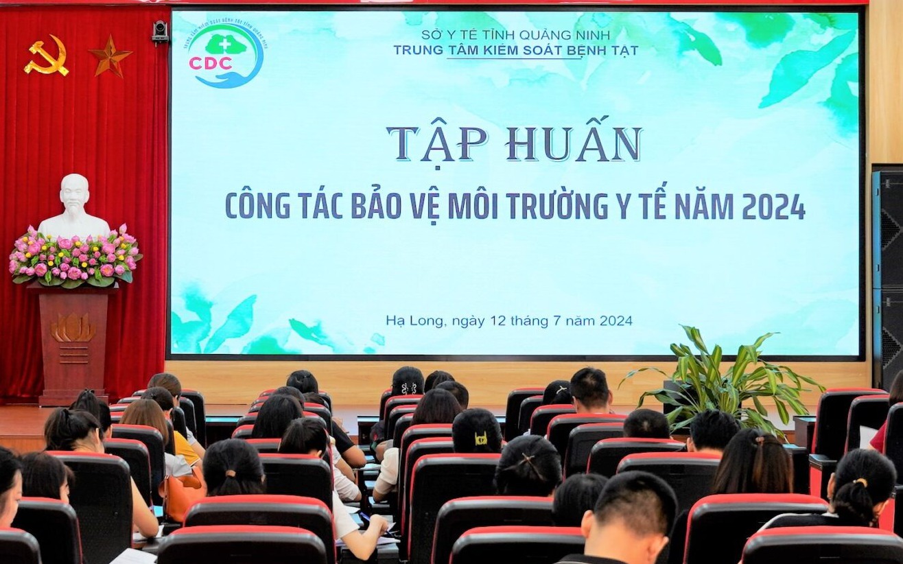 Nâng cao nhận thức bảo vệ môi trường y tế cho nhân viên y tế qua các buổi tập huấn