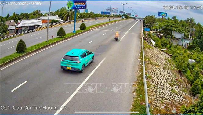 Cảnh sát giao thông dẫn đường đưa sản phụ vỡ ối đi cấp cứu