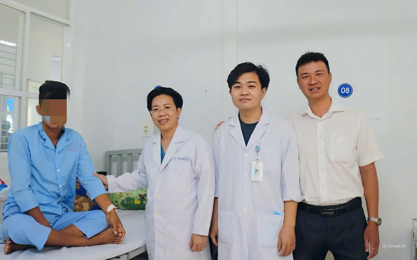 Cứu thanh niên nhồi máu cơ tim cấp sau tai nạn giao thông