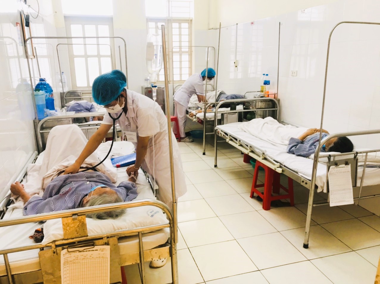 Dự thảo Thông tư quy định Bộ tiêu chuẩn chất lượng cơ bản với Bệnh viện gồm những gì?- Ảnh 1.