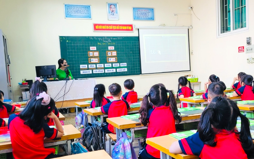 Đề xuất miễn học phí cho con giáo viên: Cân nhắc kỹ, tránh ‘đặc quyền, đặc lợi’