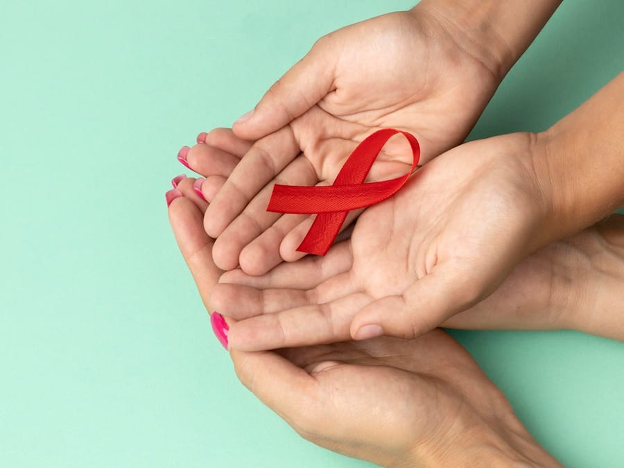 Tại sao cần nâng cao nhận thức về HIV/AIDS? Các chuyên gia khuyên bạn nên thực hiện 5 nguyên tắc phòng ngừa này