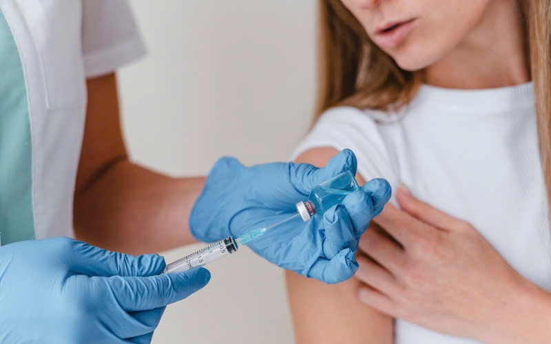 Vì sao cần tiêm vaccine sởi trước khi mang thai?