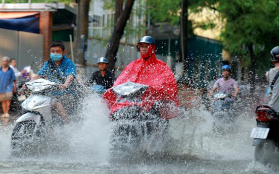 Việt Nam có thể sắp đón bão trên Biển Đông