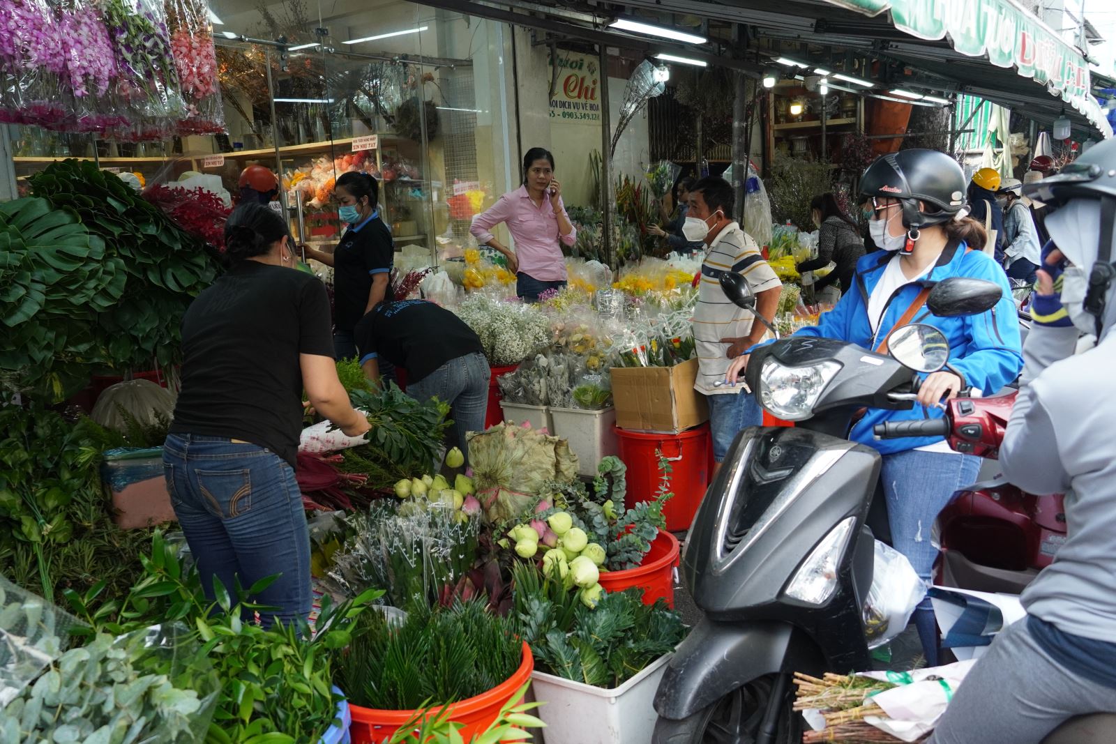 TP Hồ Chí Minh: Giá hoa tươi tăng cao gấp 3 lần trong dịp 20/10- Ảnh 13.