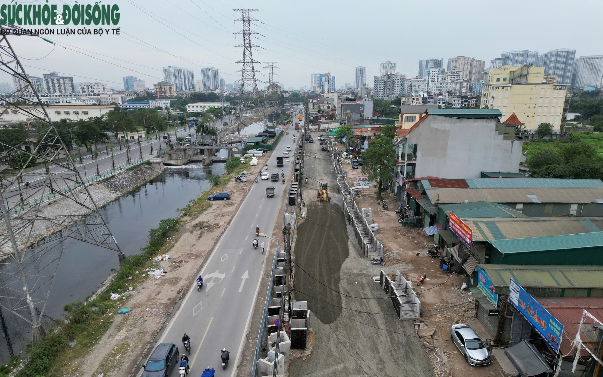 "Soi" tiến độ thi công mở rộng đường Tam Trinh