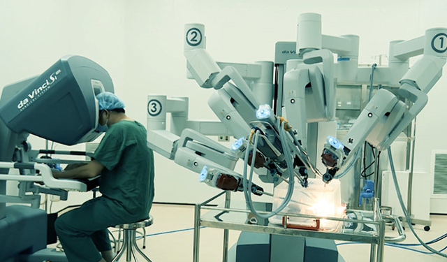 Phẫu thuật điều trị ung thư bằng robot tại Việt Nam bước   bước đột phá, nâng tầm y học nước nhà - Ảnh 1.
