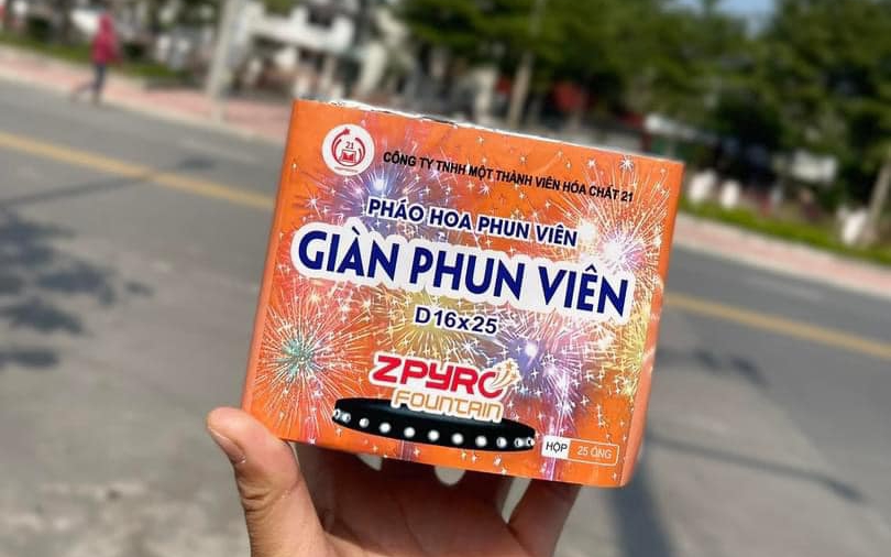 Tết 2025 chưa đến, pháo hoa đã "nổ rầm rộ" trên chợ mạng