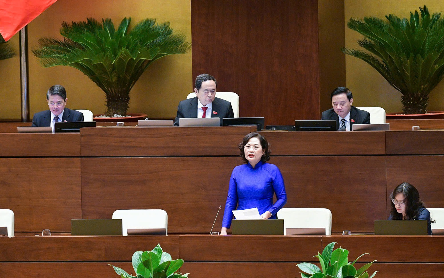 Thống đốc Nguyễn Thị Hồng giải thích việc ngân hàng "chỉ bán vàng ra, không mua vào"