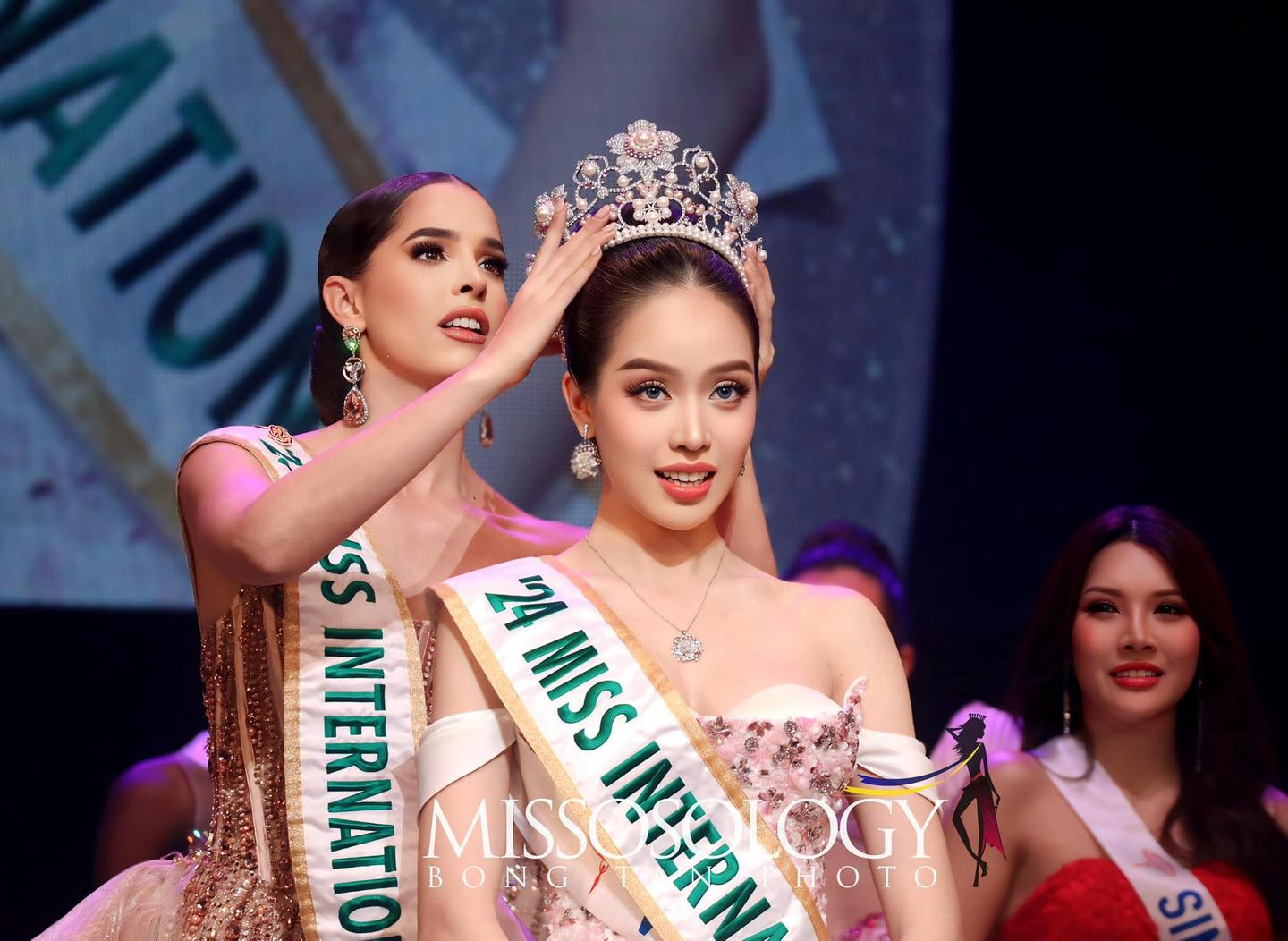 Video: 'Soi' phần ứng xử nhạy bén giúp Thanh Thủy ẵm vương miện Miss International 2024- Ảnh 1.